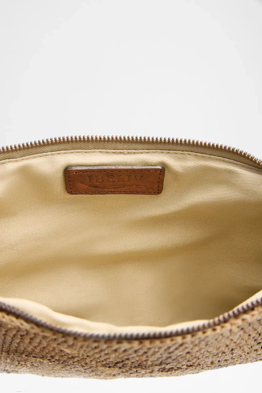 ampy clutch in tea
