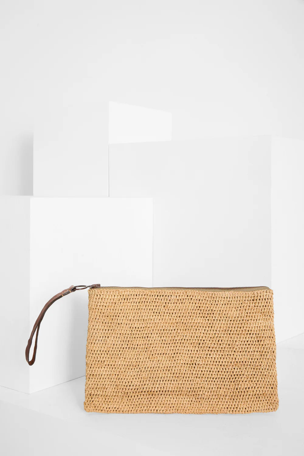 ampy clutch in tea