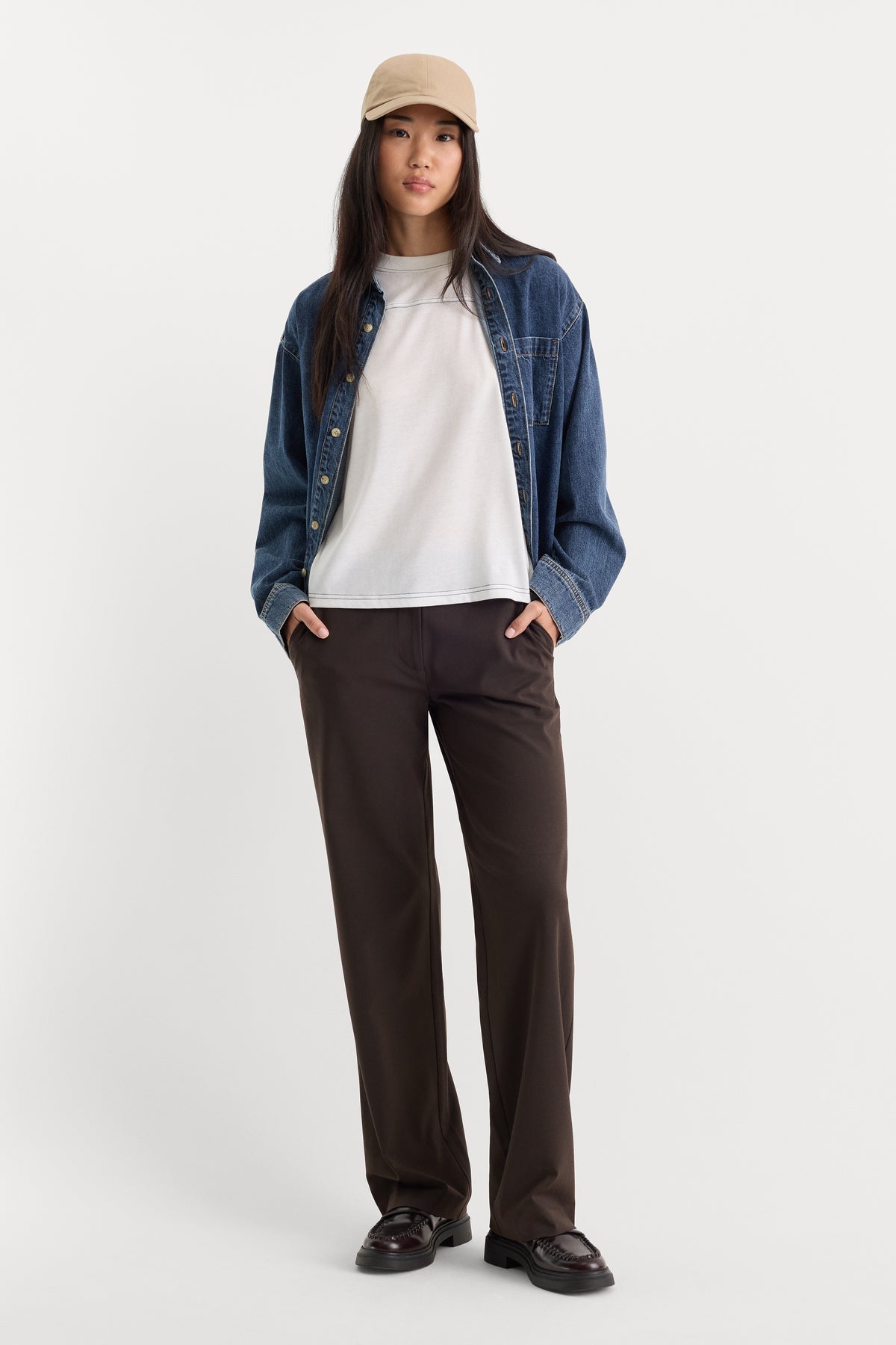 low rise straight leg trouser in espresso
