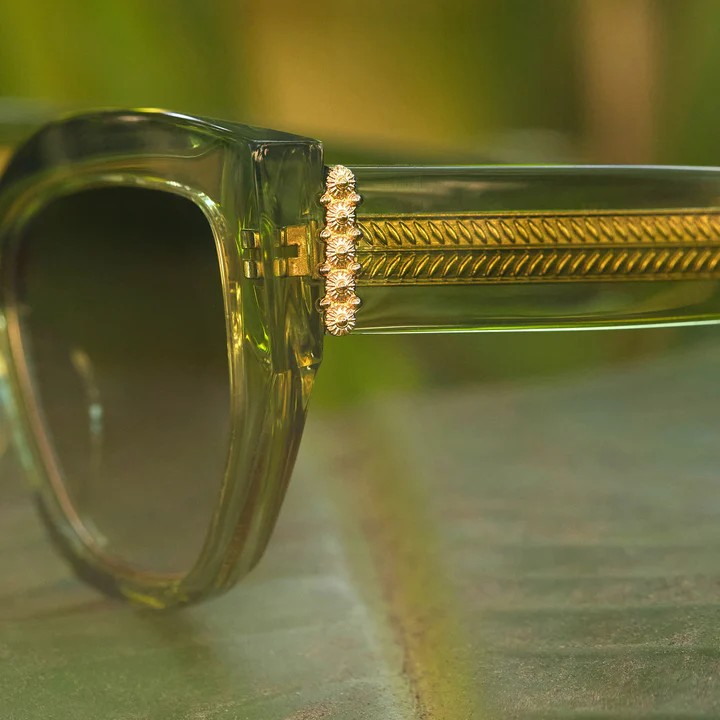 thailand light green + brown gradient