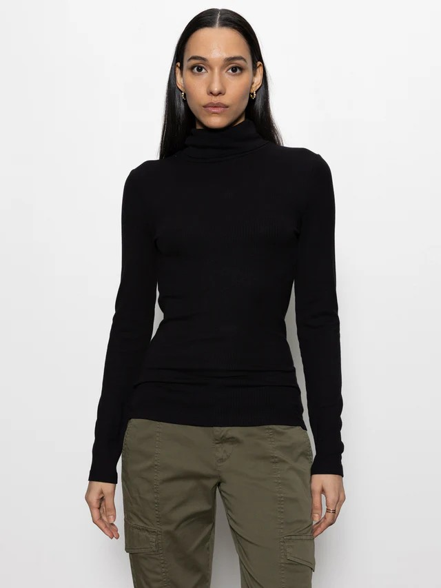 essential turtleneck in black