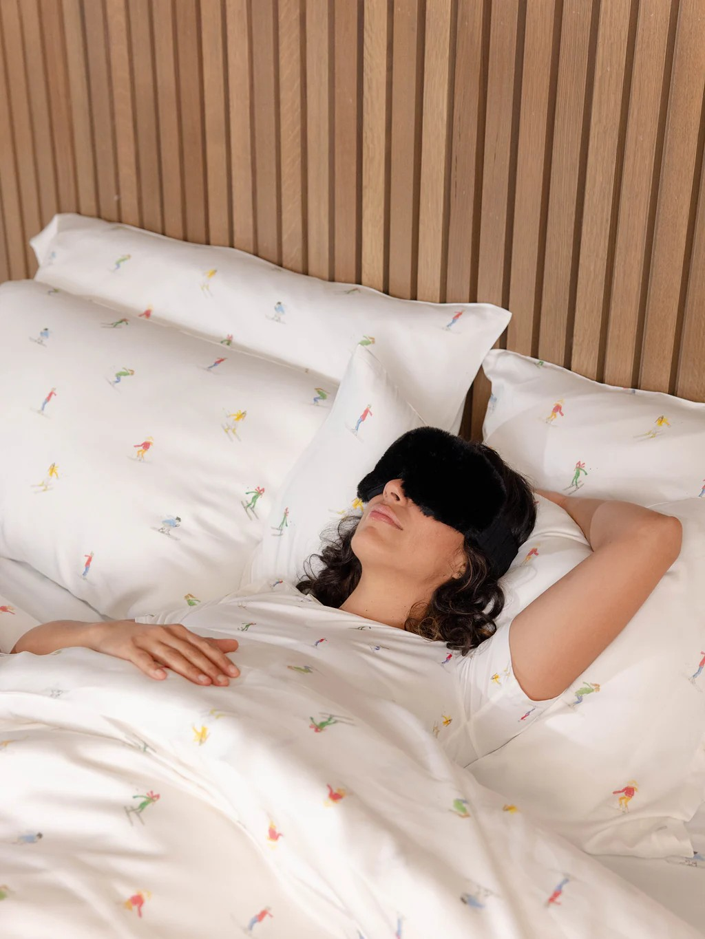 faux fur sleep mask in black