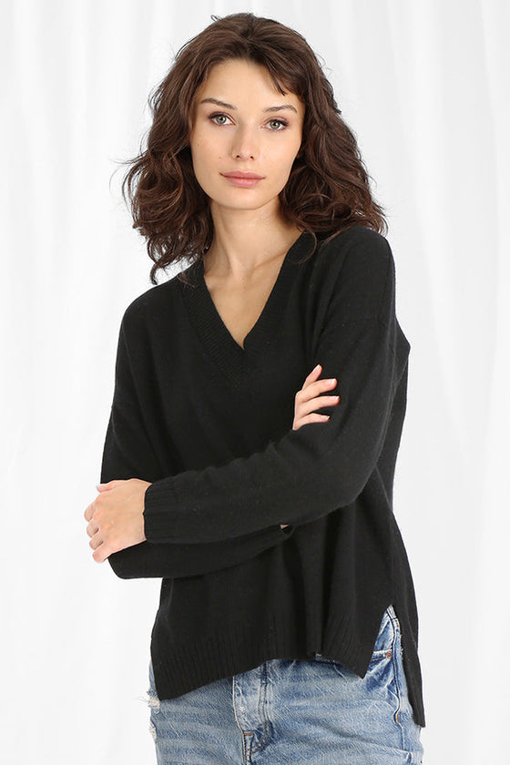 long + lean cashmere v neck - black