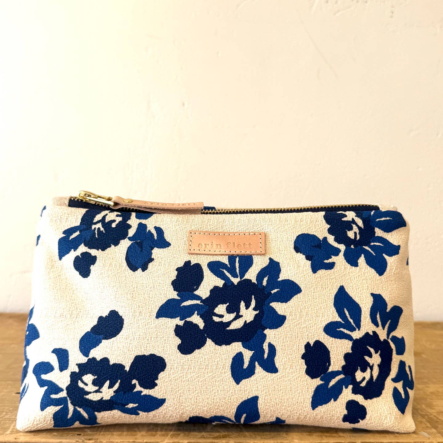 the laura pouch