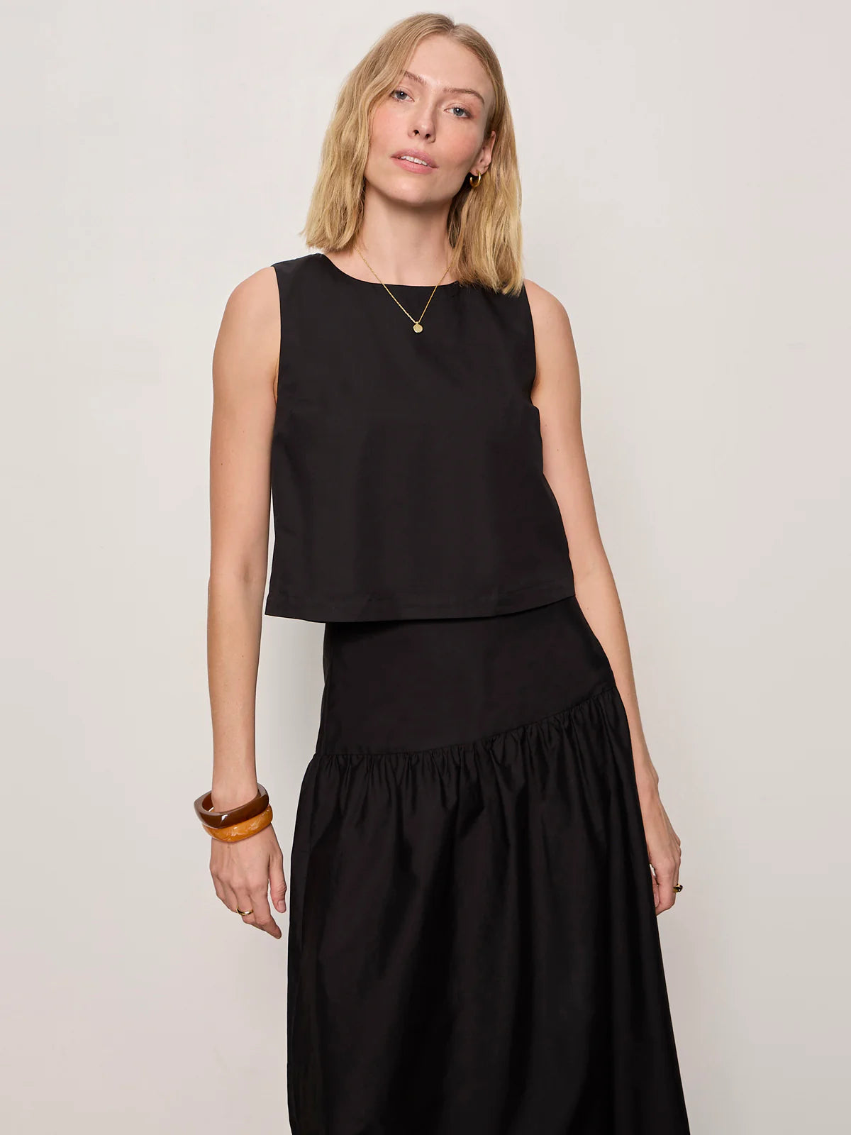 the desired summer shell in black