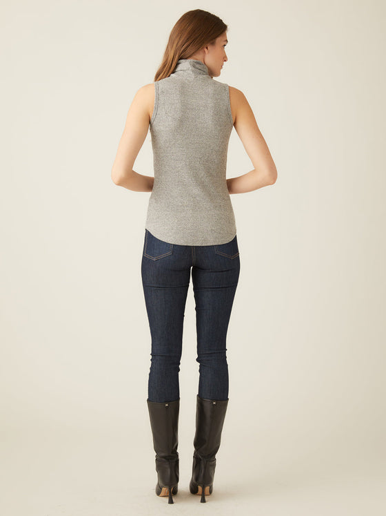 sleeveless t-neck in heather gray