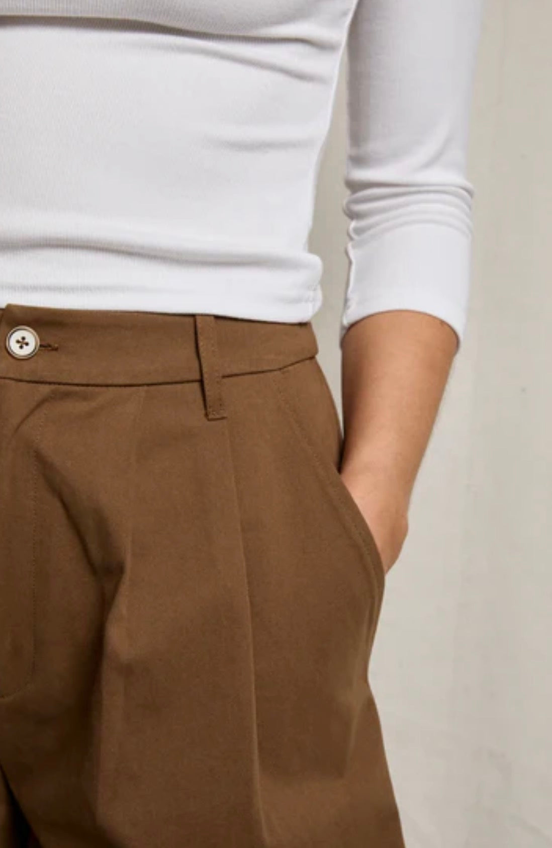 mei twill shorts in mocha