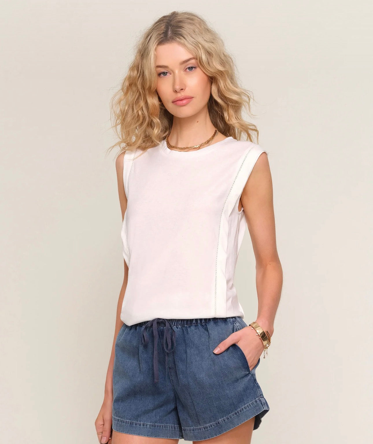 monette in eggshell