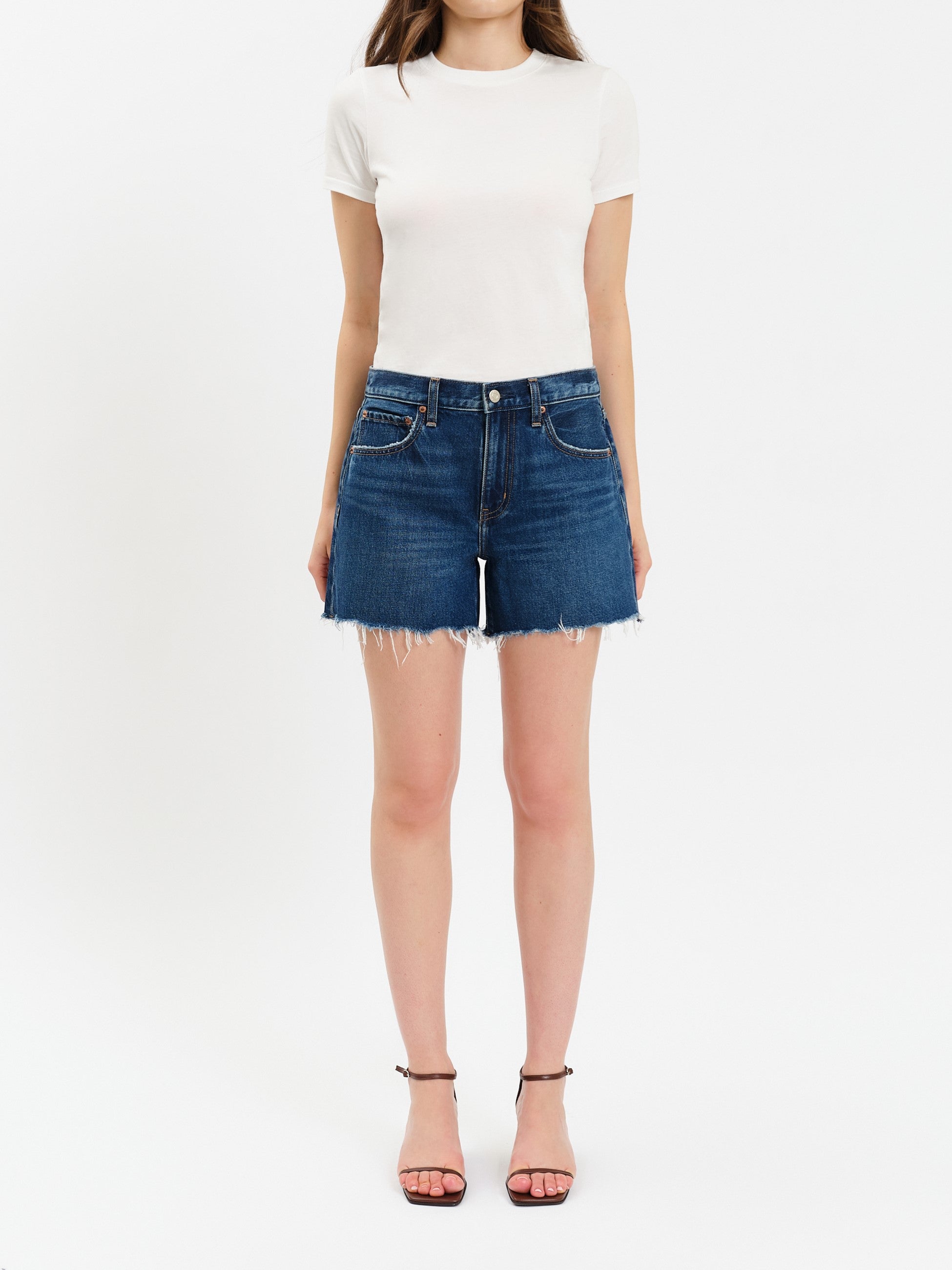crossroads mid rise loose short in currents