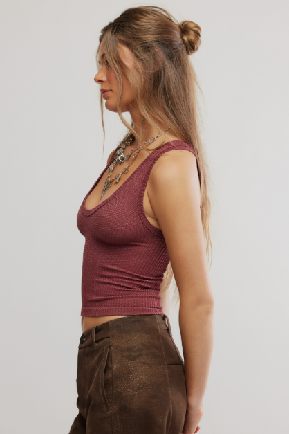 clean slate seamless tank in pomegranate