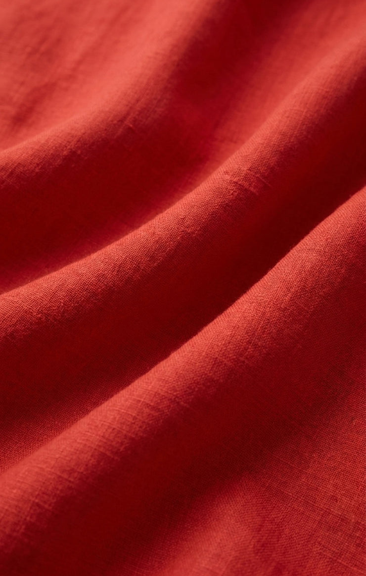 sloane linen cropped tank in chili pepper