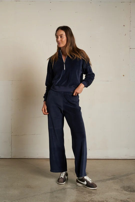 alex velour pant in navy