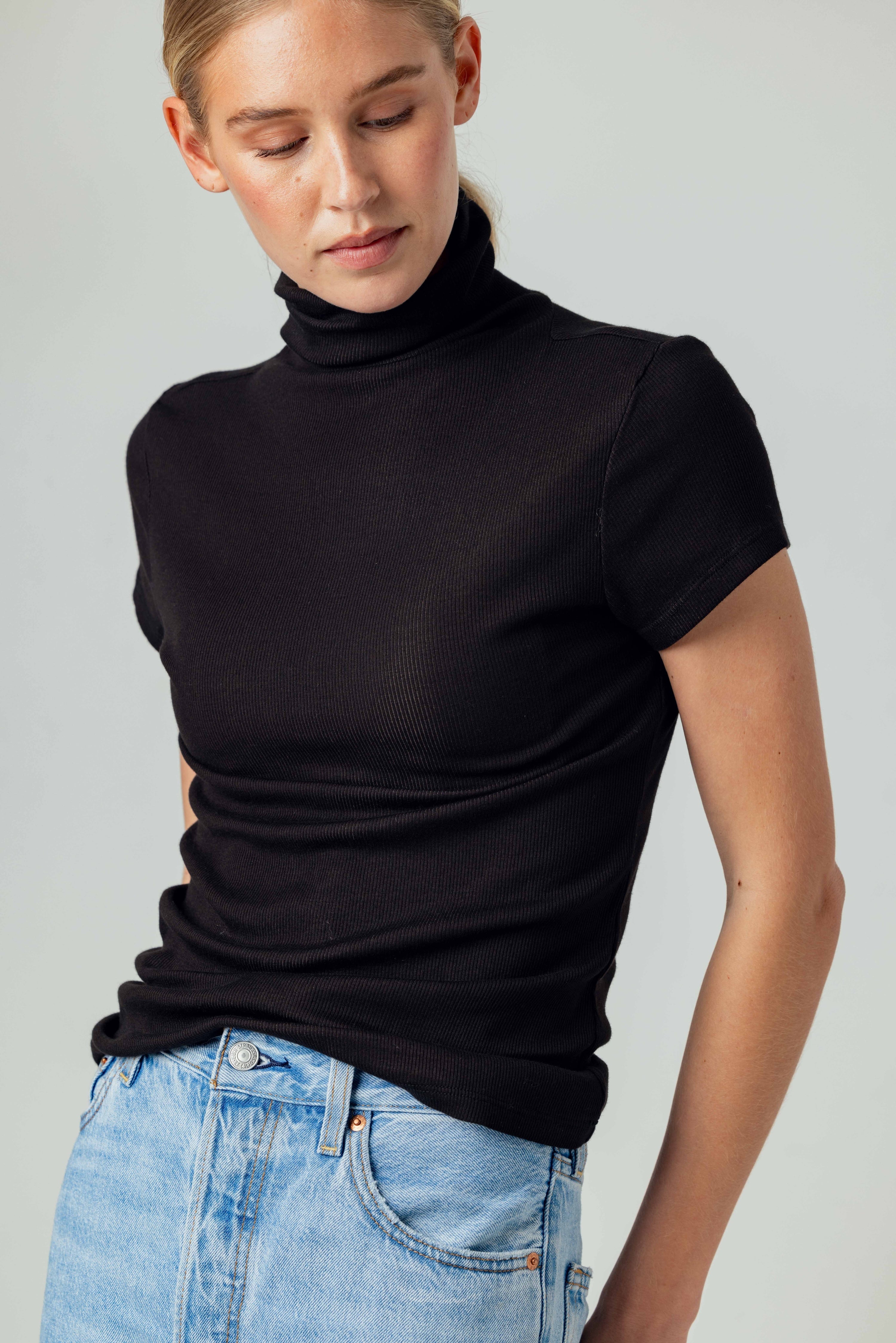 archer tee in black