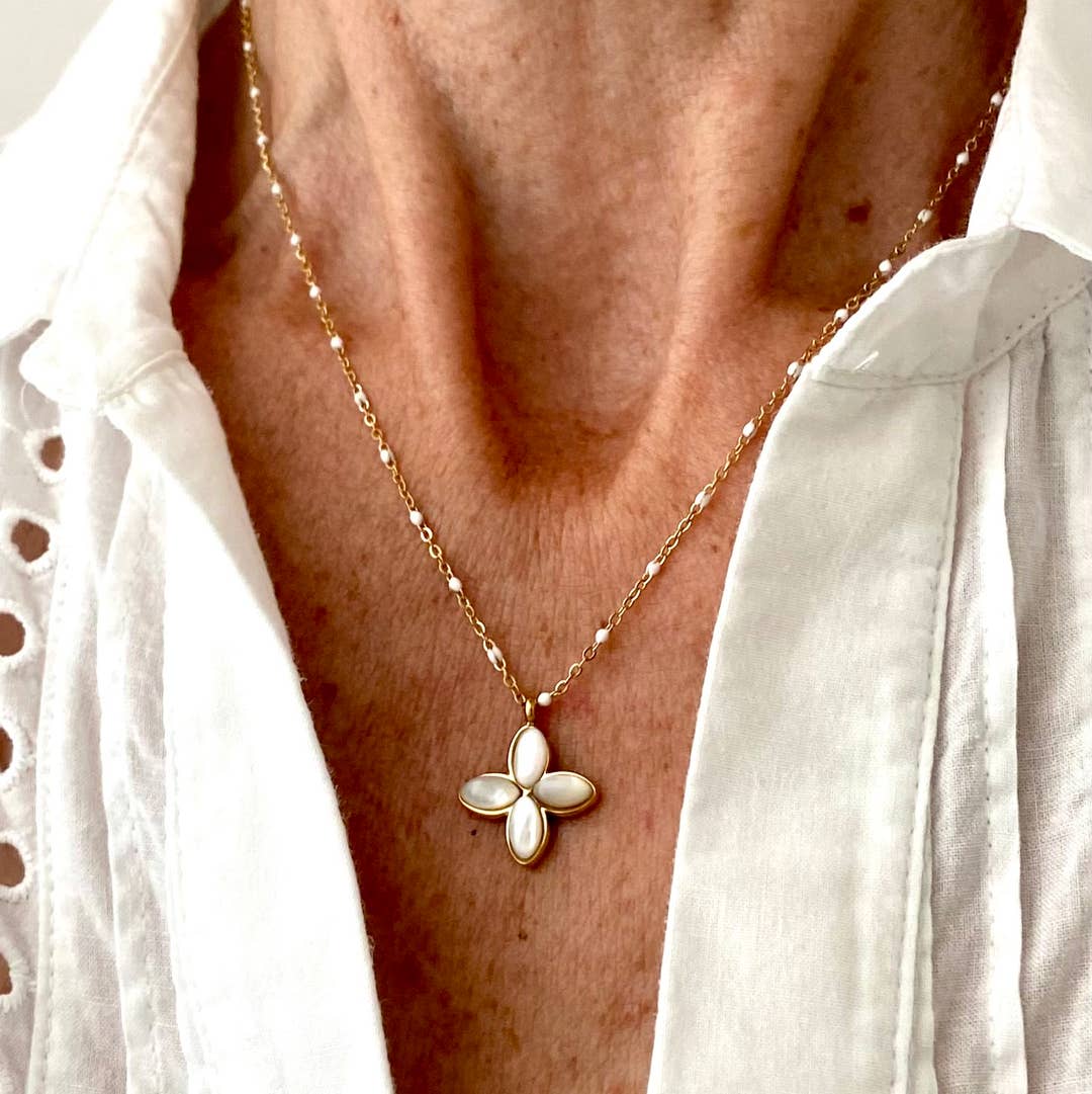 maddy white necklace