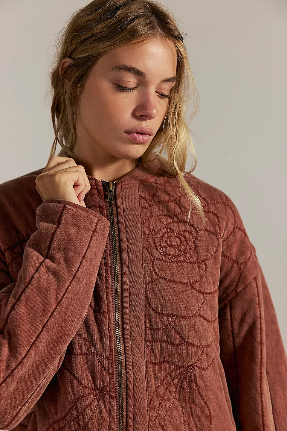 rose zip-up sweatshirt in cinnamon stick
