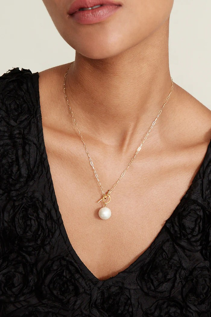 white freshwater pearl toggle necklace
