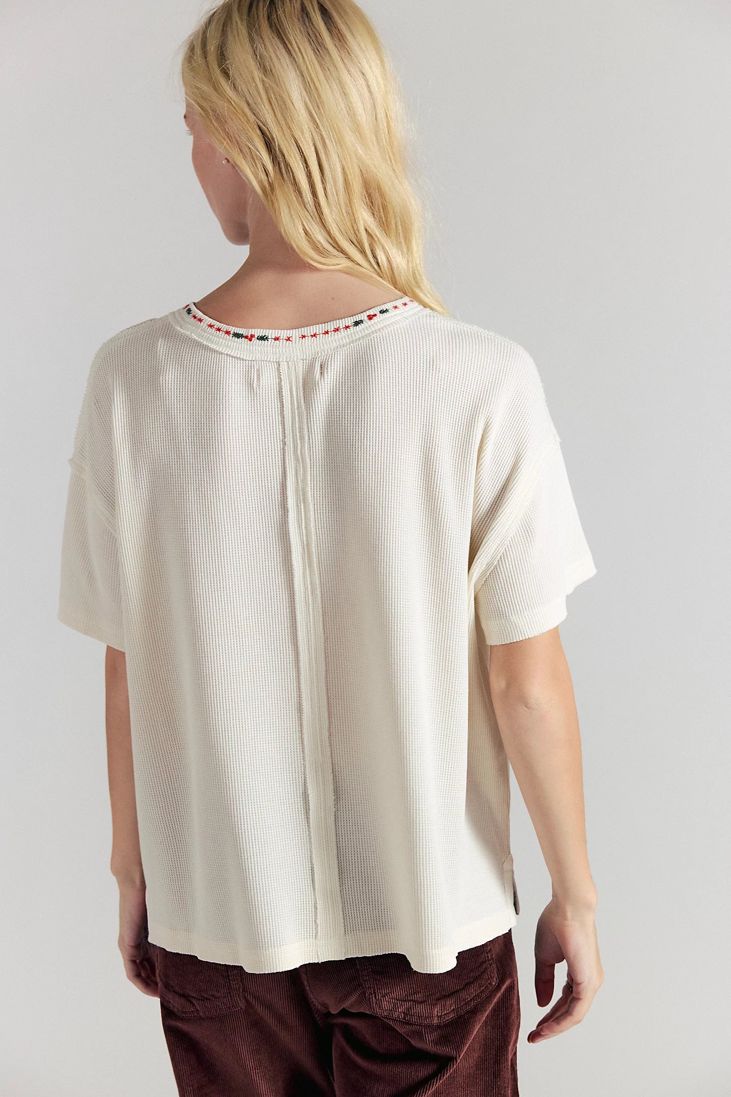 merry meowy tee in ivory