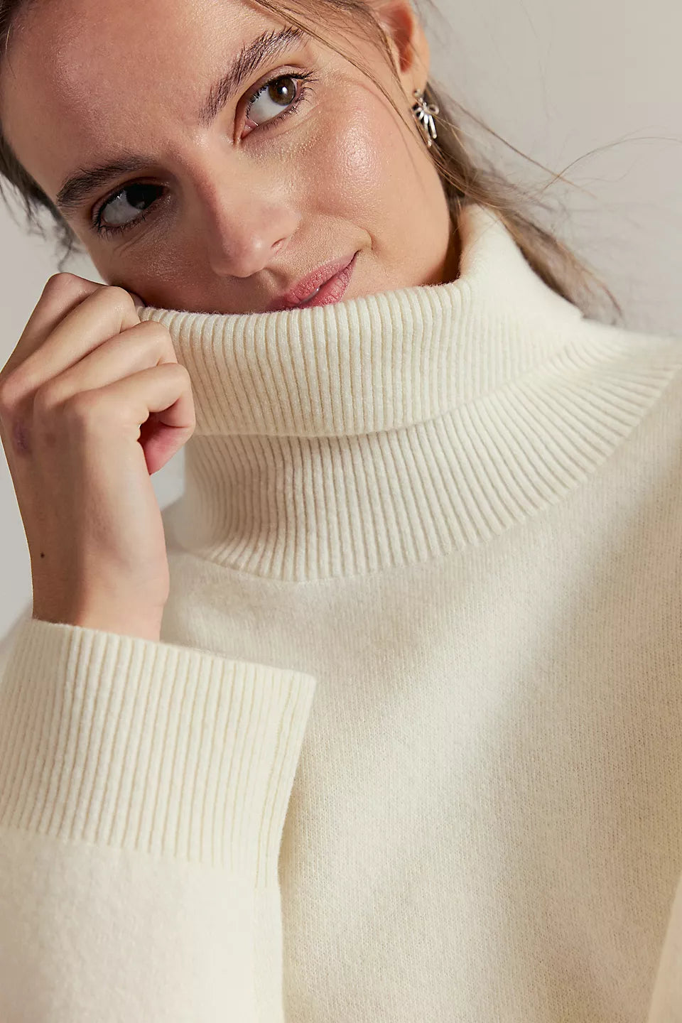sigma turtleneck in coconut milk
