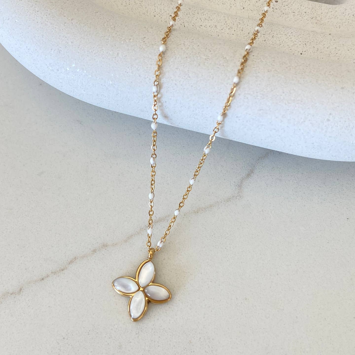 maddy white necklace