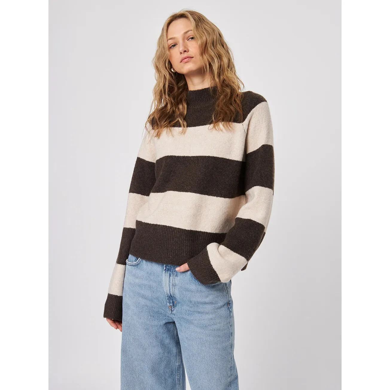 edison pullover in iced mocha