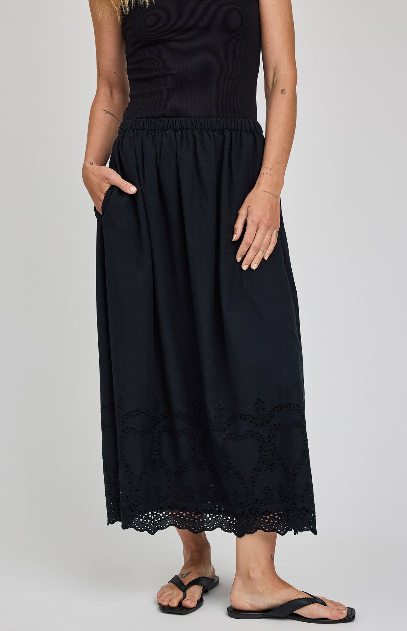 elodie skirt in black