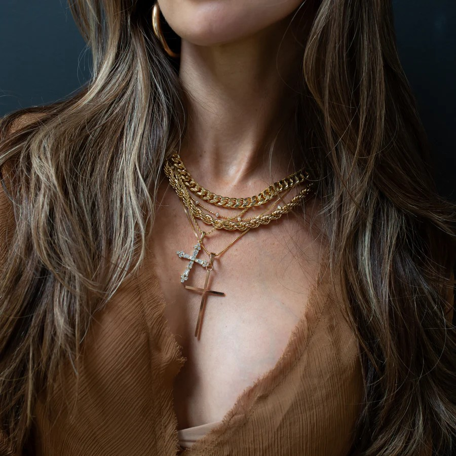 queen's cross necklace