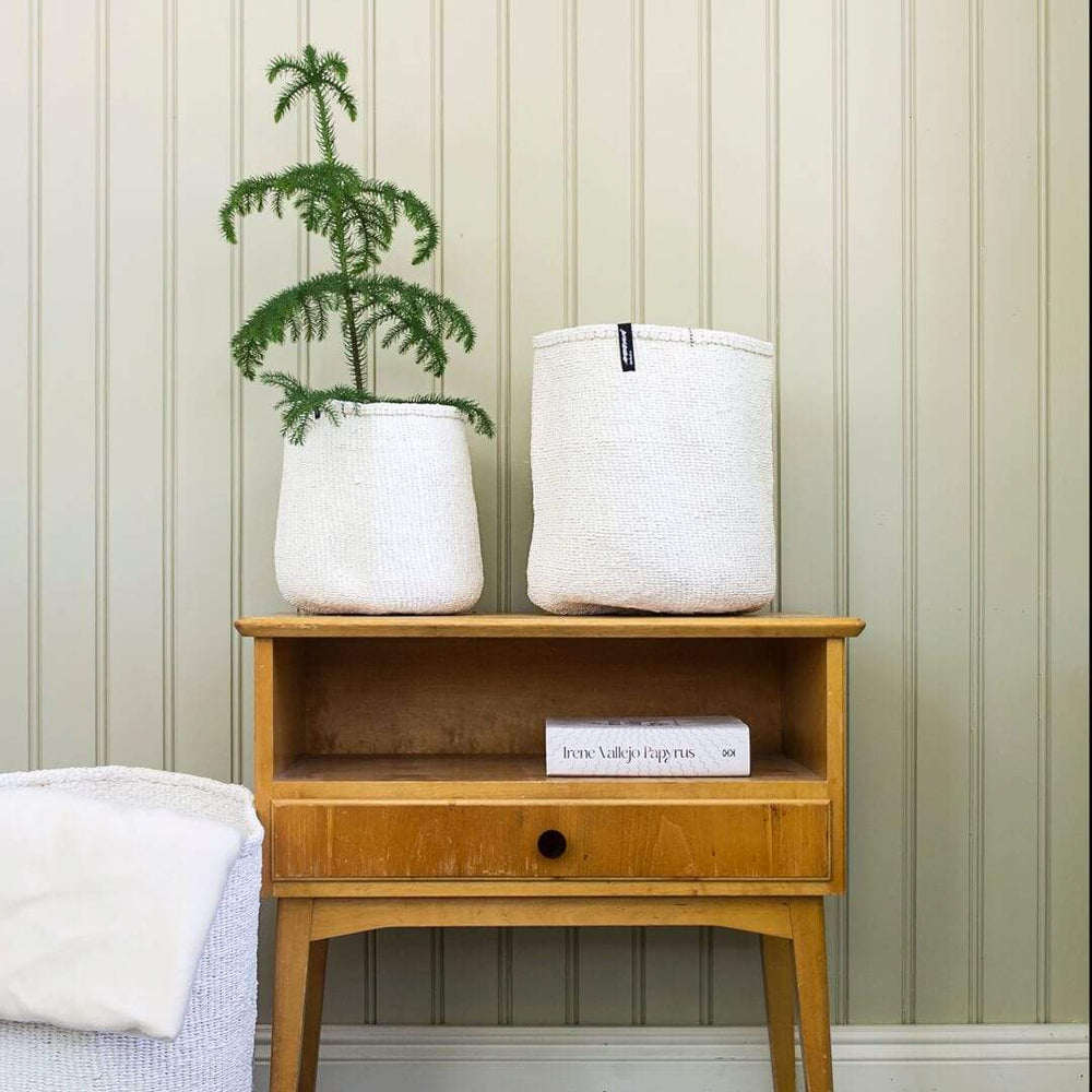 kiondo basket - white