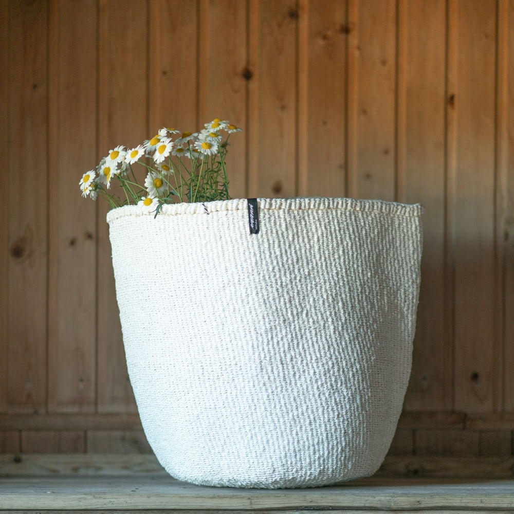 kiondo basket - white