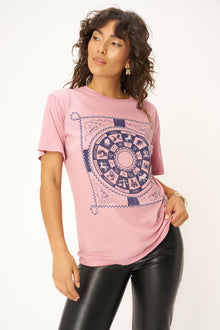  good fortune tee - in blushing mauve