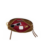 doxie medium in cinnamon suede & antique gold
