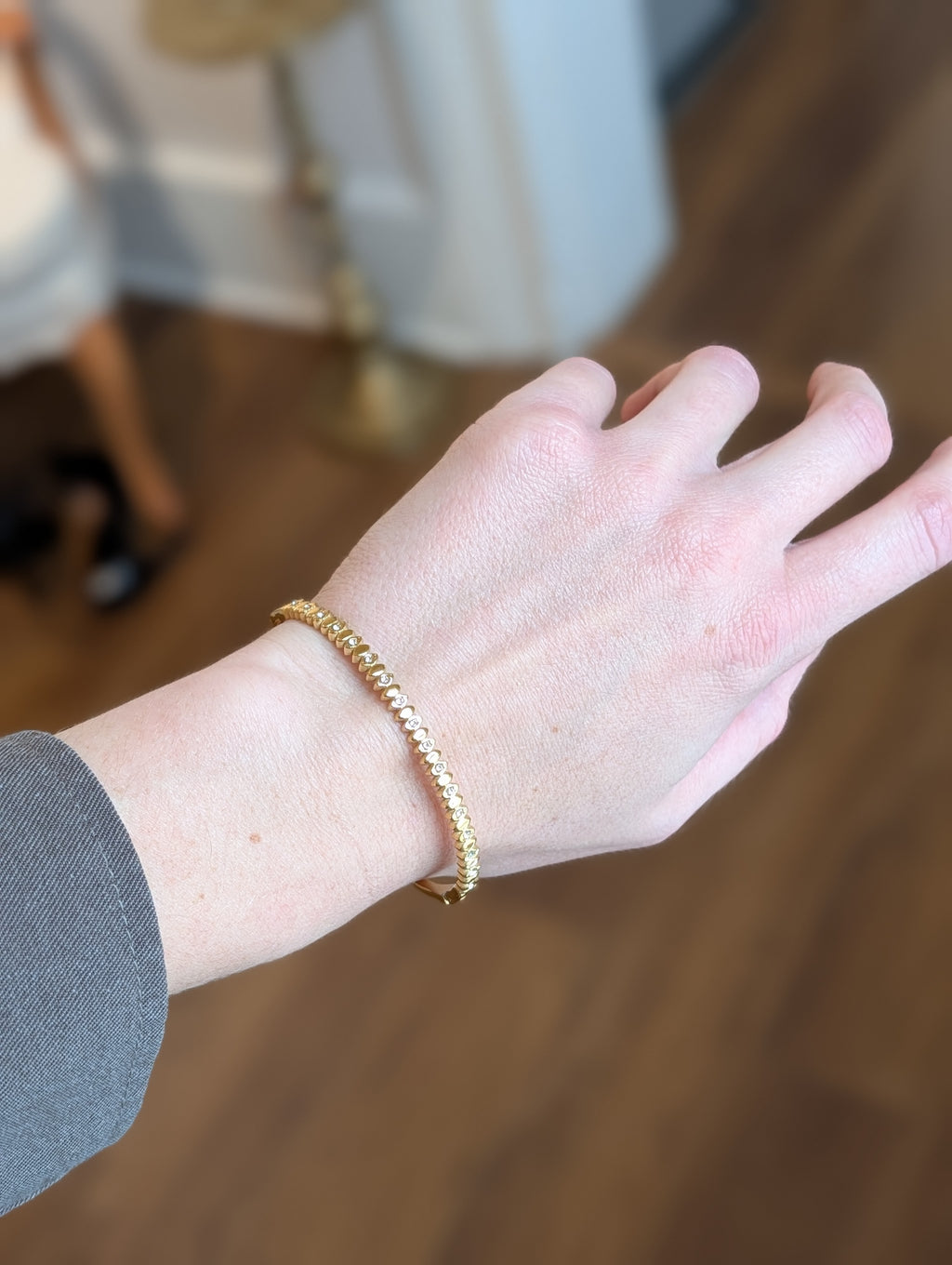 cz bangle with closure