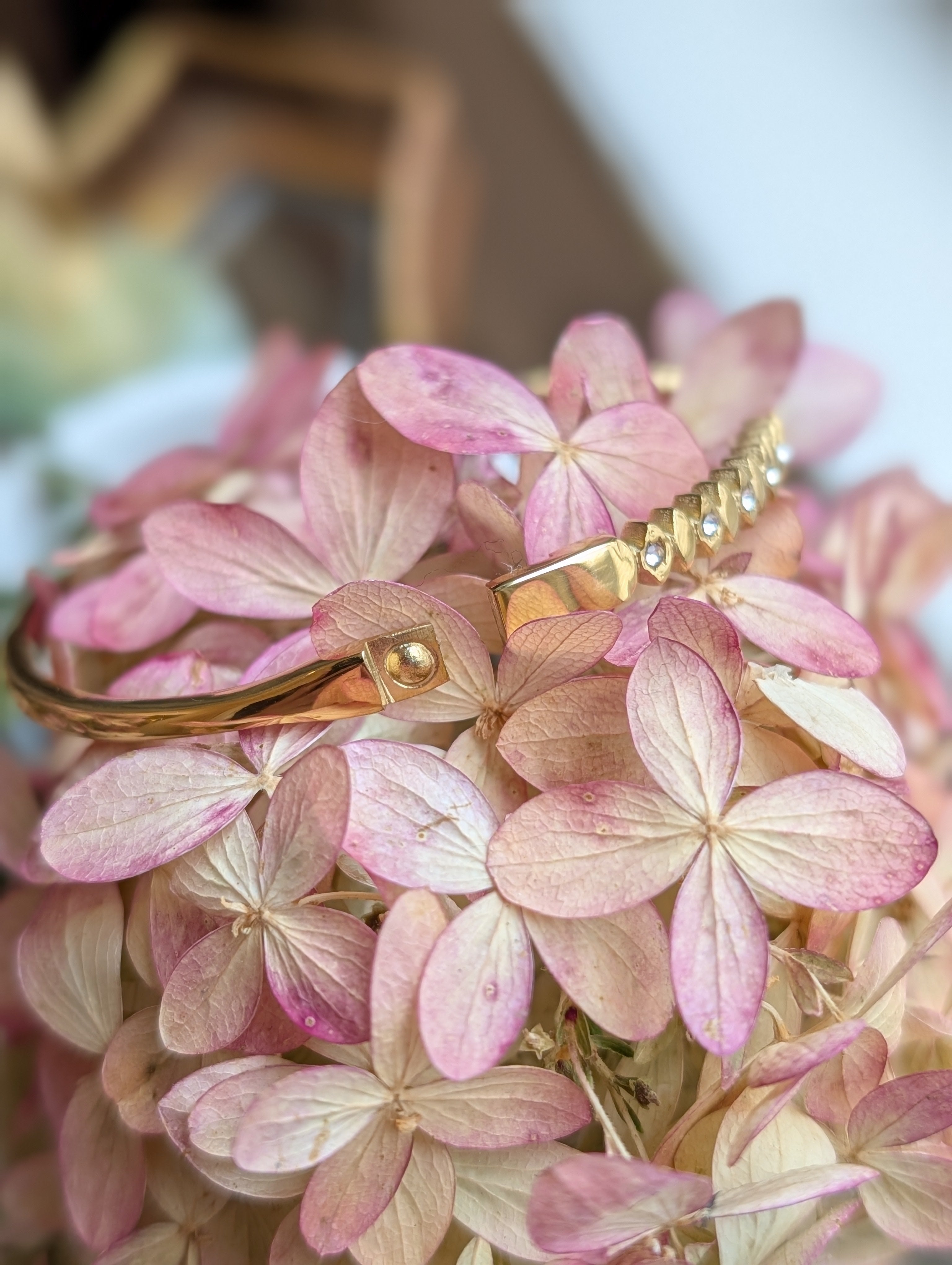 cz bangle with closure