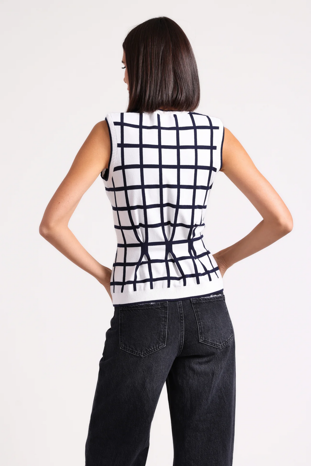 viscose windowpane pleated sleeveless top