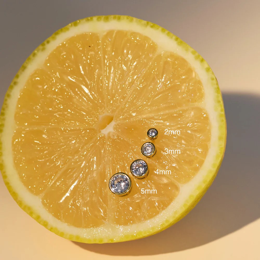 marisol bezel stud - 2mm