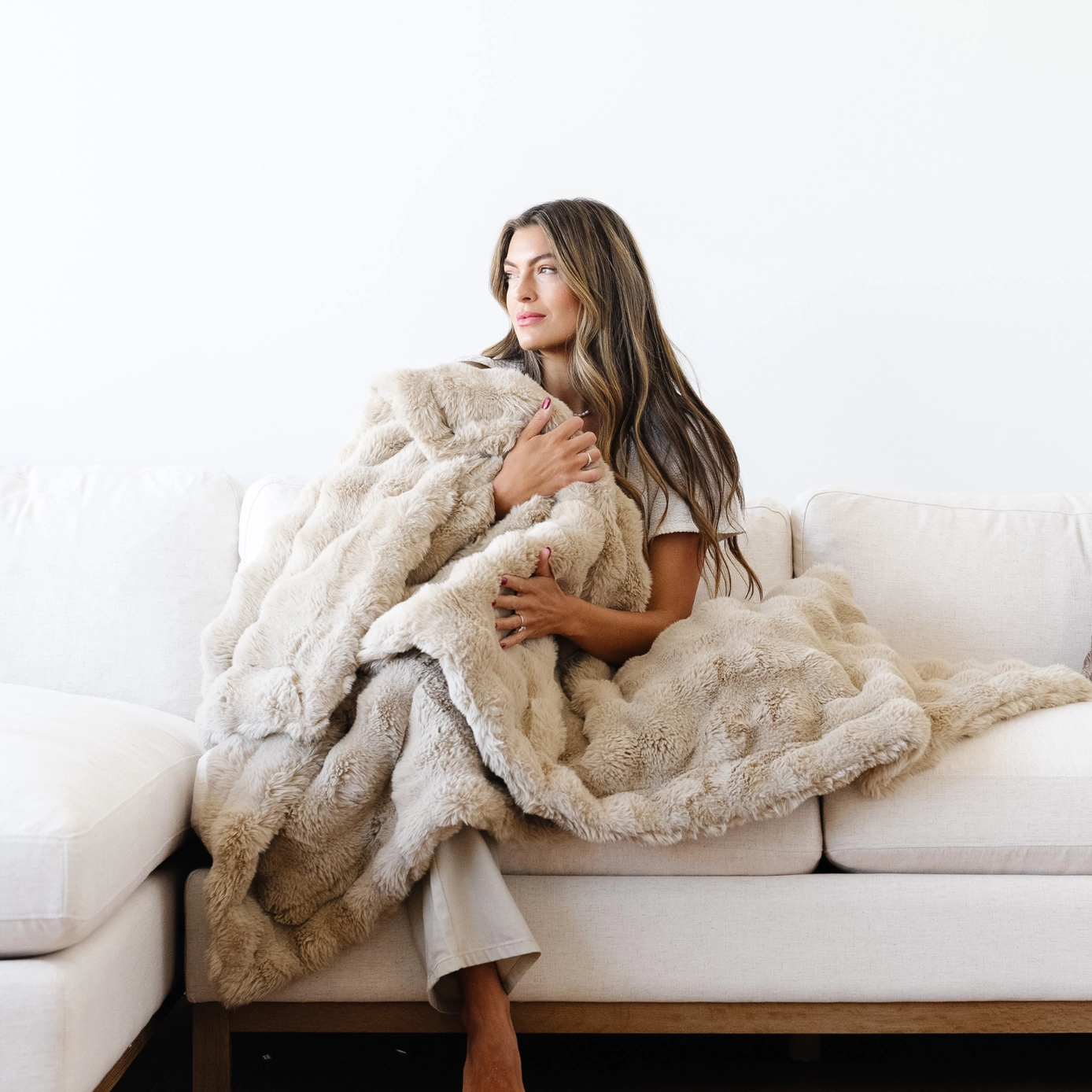 plush faux fur throw blanket