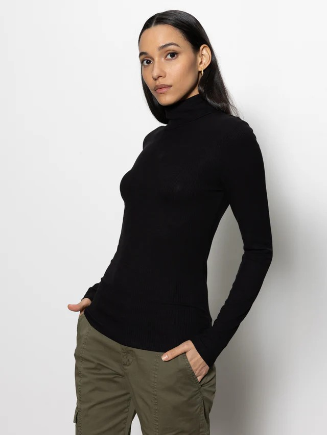 essential turtleneck in black