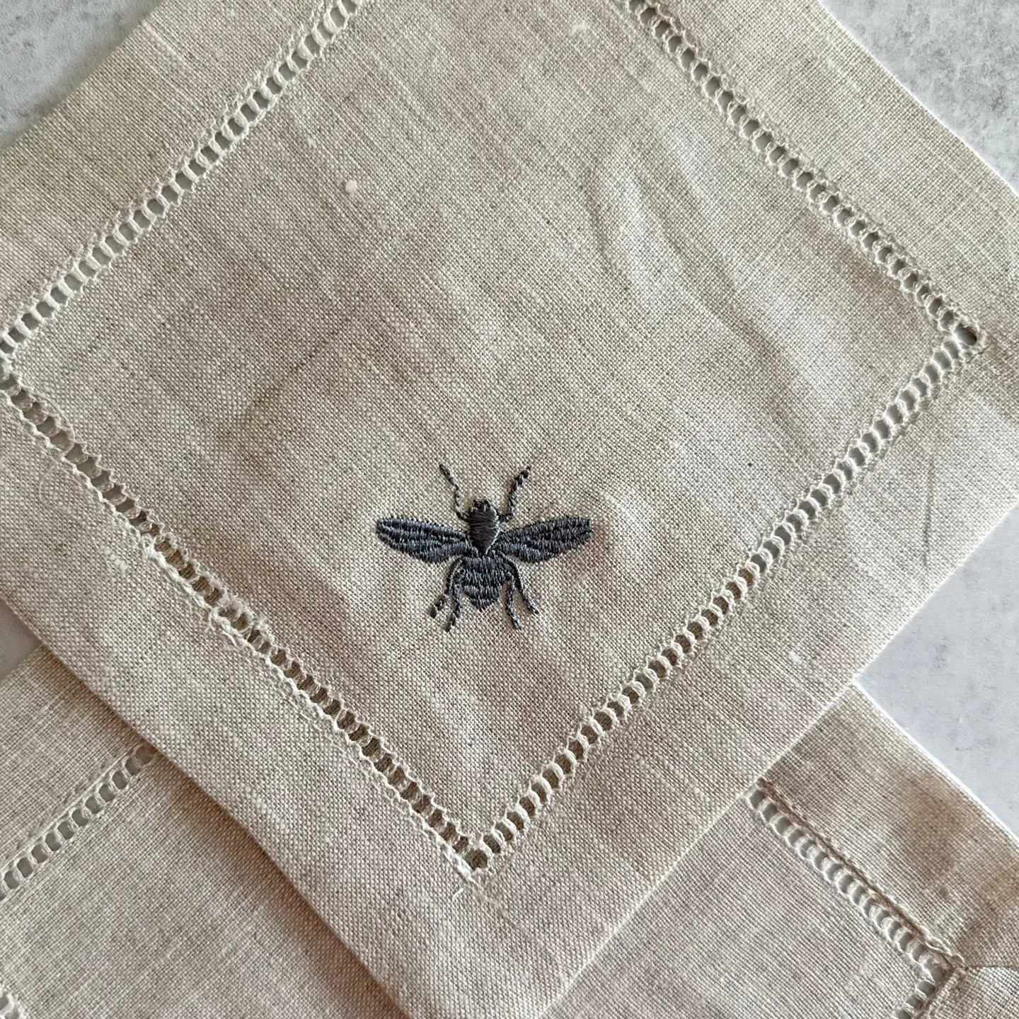 bee linen coasters set of 4